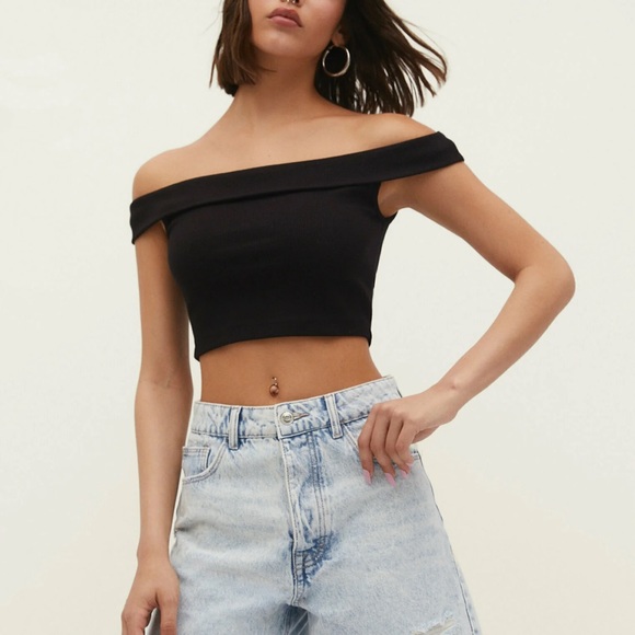 NWOT UO Black Off Shoulder Crop Top - Picture 2 of 13